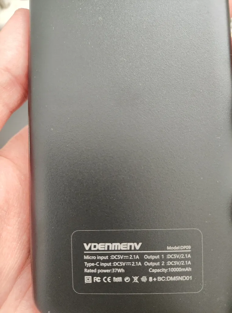 پاوربانک 10 وات وی دنمن وی مدل dp 09 ظرفیت 10000 میلی آمپر ساعت