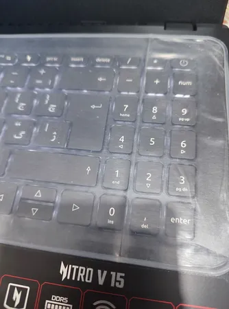 برچسب حروف فارسی کیبورد مدل I-15 به همراه محافظ کیبورد مناسب برای لپ تاپ 15.6 اینچ