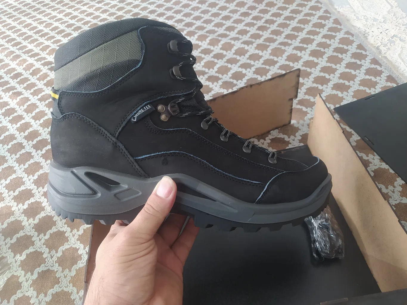 کفش کوهنوردی چرم عطارد مدل چرم طبیعی کد SHK05