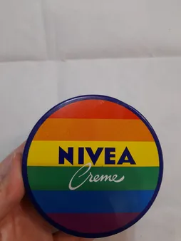 کرم مرطوب کننده نیوآ مناسب انواع پوست حجم 150 میلی لیتر