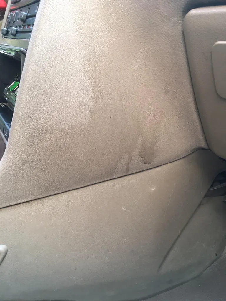 اسپری تمیز کننده داخل خودرو سی واکس مدل CW-500ml حجم 500 میلی لیتر