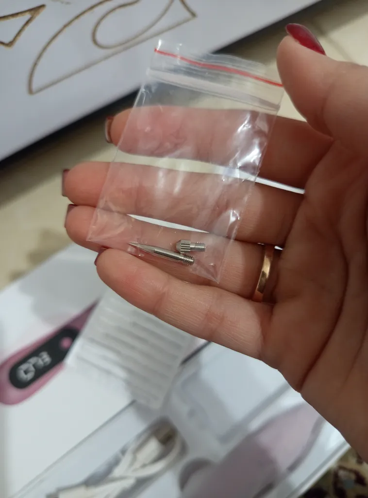 دستگاه پاکسازی پوست و پاک کننده لک و خال مدل 9LEVEL