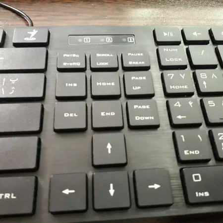 کیبورد جنیوس مدل SlimStar 126