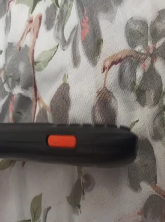 گوشی موبایل هانوفر مدل 2720N دو سیم کارت ظرفیت 32 مگابایت و رم 32 مگابایت