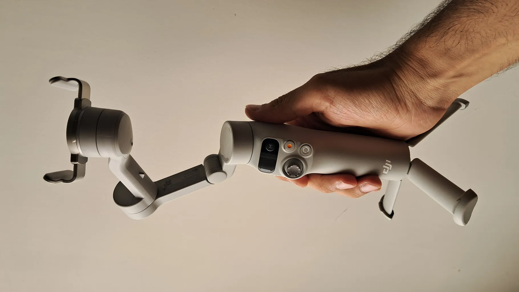 پایه نگهدارنده گوشی موبایل دی جی آی مدل OSMO MOBILE 7