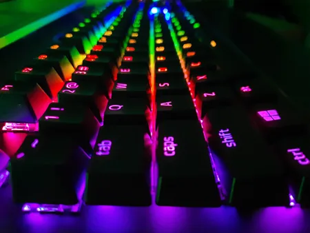 کیبورد مخصوص بازی ریزر مدل BLACKWIDOW V3 Chroma RGB With Green Switch