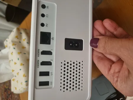 ویدئو پروژکتور النز مدل SD500 Smart Android به همراه پرده نمایش و دو کنترل