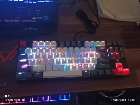 کیبورد گیمینگ هیسکا مدل HX-KEG440، سوییچ مکانیکال آبی، Tenkeyless، نورپردازی RGB