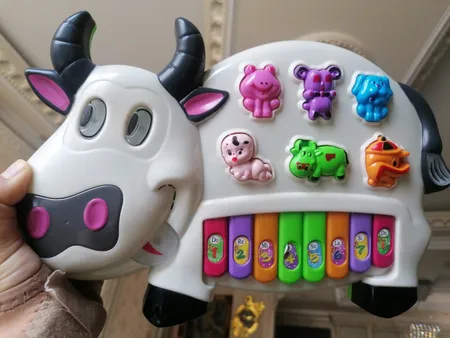 اسباب بازی آموزشی موزیکال مدل گاو