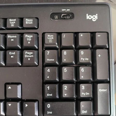 کیبورد و ماوس بی‌سیم لاجیتک مدل MK270