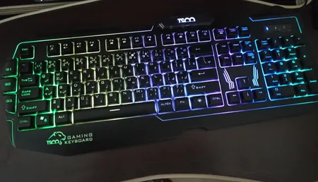 کیبورد گیمینگ تسکو مدل TK 8121، سوییچ ممبران، Full-Size، نورپردازی LED RGB