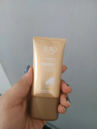 کرم ضدآفتاب ژوت مدل S50، حجم 40 میلی‌لیتر