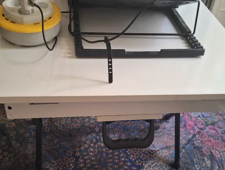 میز تحریر پایه کوتاه باکسدار سایز 70*50 (ضدخش،تاشو،تنظیم شونده ارتفاع)