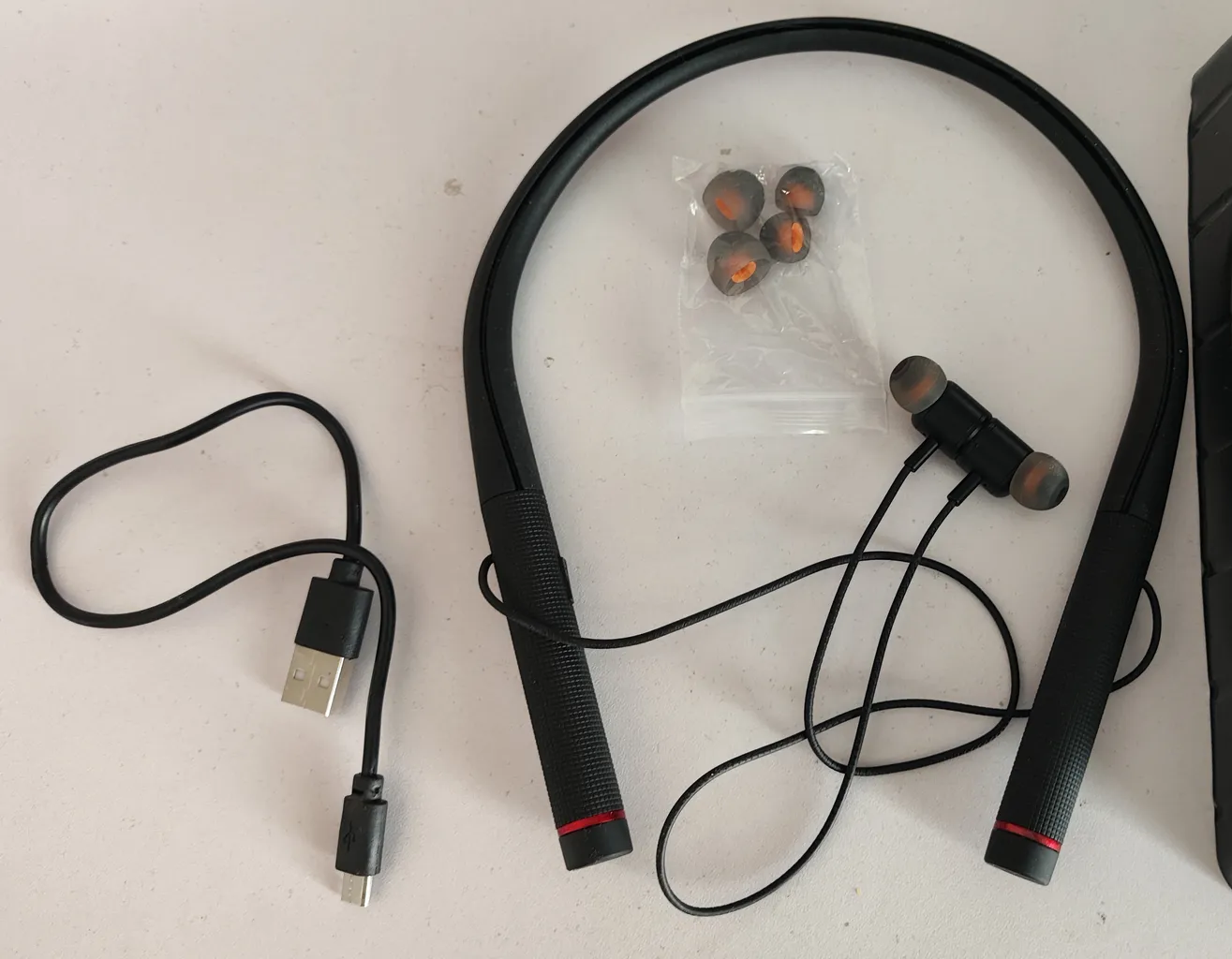 هدفون بلوتوثی داوو مدل Flamingo