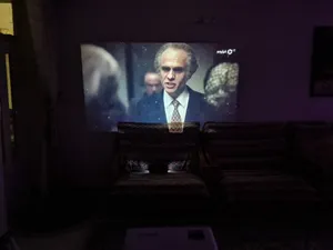 تجریه خرید ویدئو پروژکتور النز مدل SD500 Smart Android به همراه پرده نمایش و دو کنترل