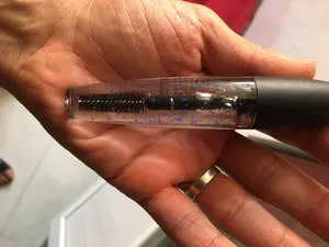 تجریه خرید ژل تقویت کننده مژه لاکچری کویین مدل 001