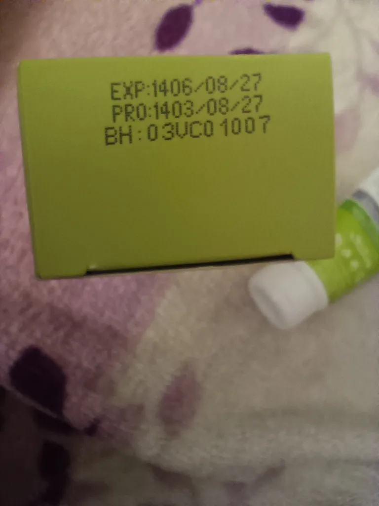 کرم آبرسان وچه مدل Bamboo مناسب پوست‌های چرب و مستعد آکنه حجم 60 میلی‌لیتر