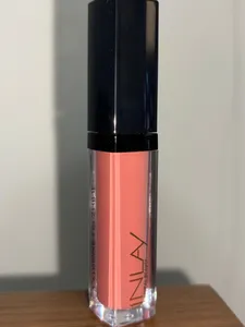 تجریه خرید رژ لب مایع این لی مدل Ruby Glow شماره M250