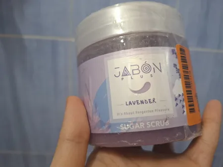 اسکراب شکری لایه بردار پوست ژبن پلاس مدل Lavender وزن 450 گرم