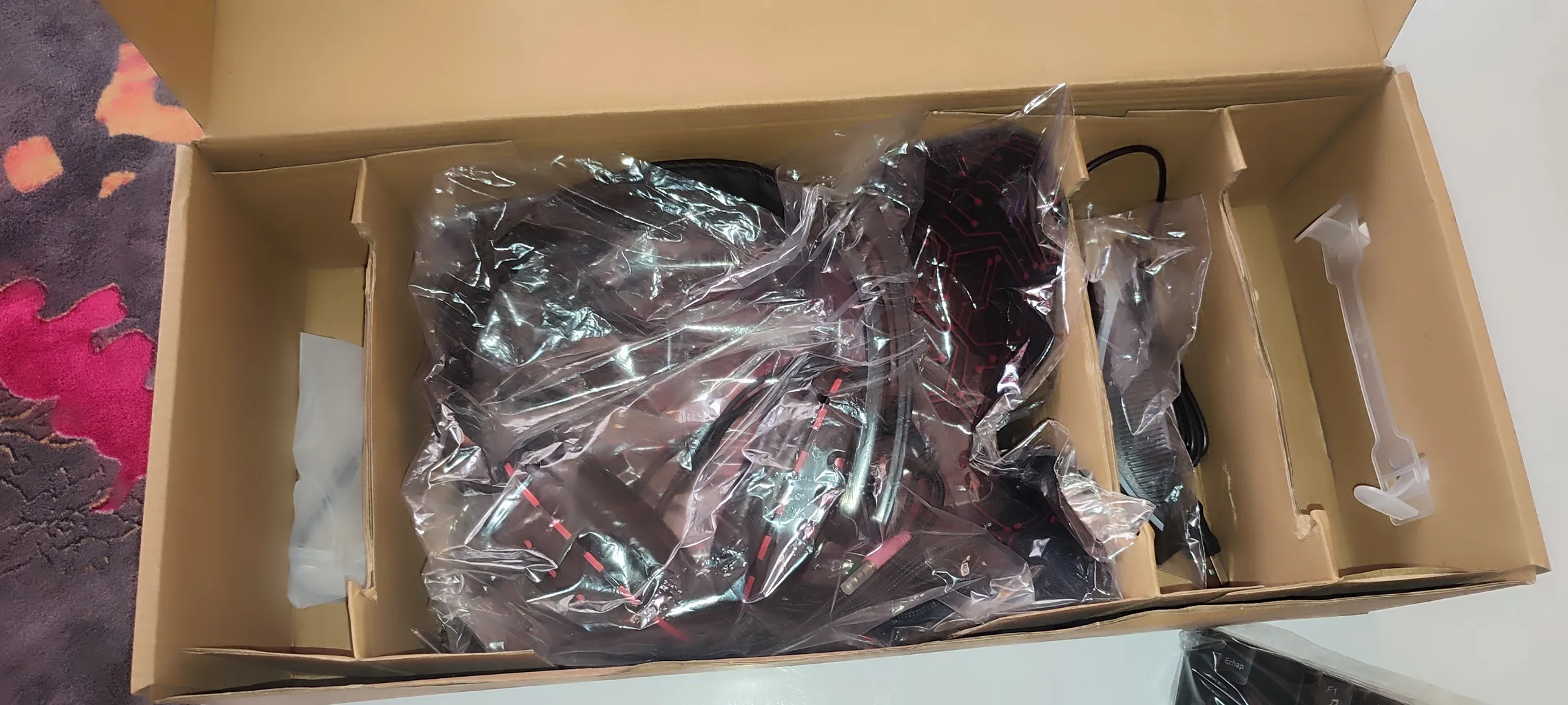 ست گیمینگ اورزلی مدل HORNET_RX_250_NEON BACKLIGHT، سوییچ ممبران، Full-Size، نورپردازی LED RGB