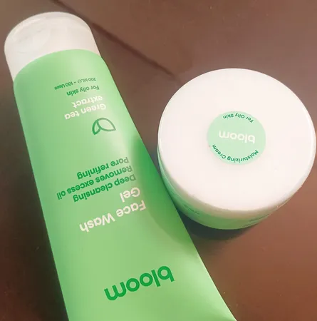 ژل شستشو صورت بلوم مدل عصاره چای سبز مناسب برای پوست چرب حجم 200 میلی لیتر