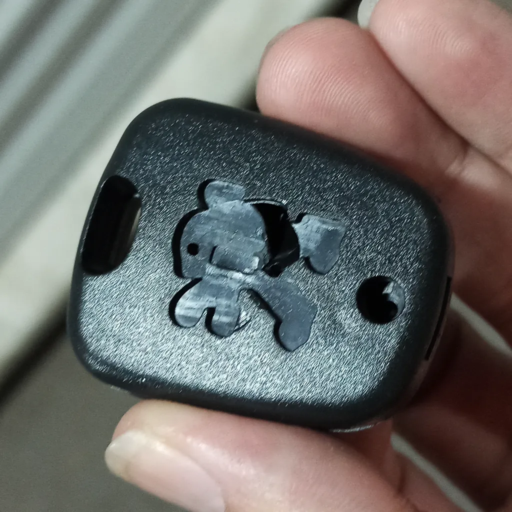 قاب ریموت و سوئیچ خودرو چیکال مدل P-411 مناسب برای پژو 206