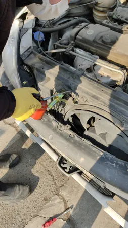 قفل کاپوت ضد سرقت آرمین  مدل EasySetup مناسب برای پژو 206