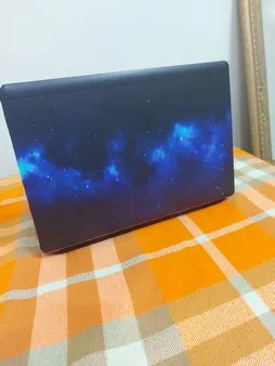 استیکر لپ تاپ توییجین و موییجین طرح Space کد 35 مناسب برای لپ تاپ 15.6 اینچ به همراه برچسب حروف فارسی کیبورد