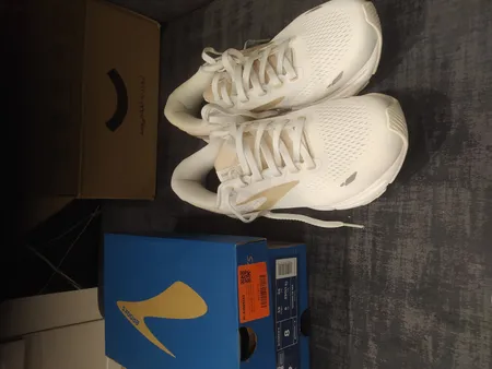 کتانی مخصوص دویدن زنانه بروکس مدل Ghost 15 کد 1203801B189