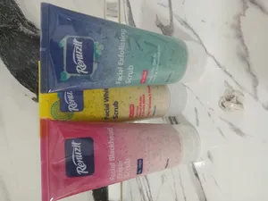 تجریه خرید اسکراب لایه بردار صورت رینوزیت مدل 019 حجم 200 میلی لیتر