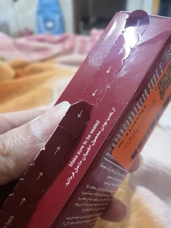 کرم ضدآفتاب و ضدلک رنگی لافارر مدل SPF40-Medium، مناسب پوست‌های خشک و معمولی، حجم 40 میلی‌لیتر