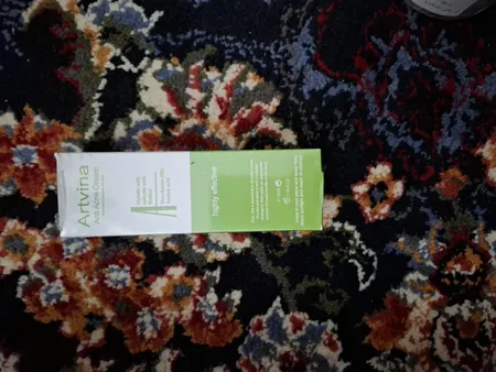 کرم ضد جوش آرت وینا مدل 001 حجم 35 میلی لیتر