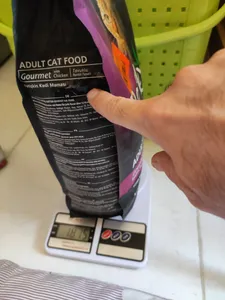 تجریه خرید غذای خشک گربه بالغ رفلکس مدل گورمت مرغ وزن 1.5 کیلوگرم