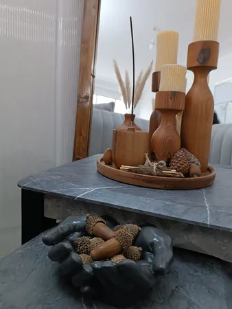 مجسمه سنگی مدل دست