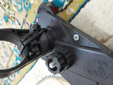 پایه نگهدارنده موبایل مناسب موتور و دوچرخه چهار گوشه مدل Universal Bike Holder