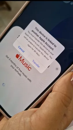 هدفون بلوتوثی اپل مدل AirPods 4