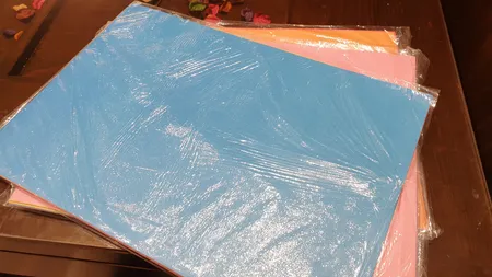 مقوا رنگی کد C4010 سایز 35×25 بسته 40 عددی