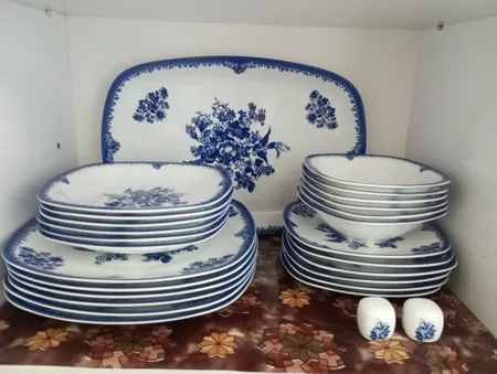 سرویس غذاخوری 27 پارچه چینی زرین ایران مدل کواترو فلورانس درجه یک