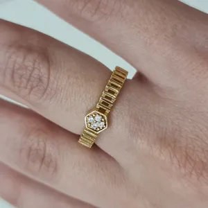 تجریه خرید انگشتر طلا 18 عیار زنانه بان گالری مدل باسیلیکا