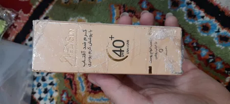 کرم ضدآفتاب رنگی مدیسان مدل Ultra Light Beige SPF40 مناسب انواع پوست، حجم 30 میلی‌لیتر