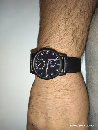 ساعت مچی عقربه ای والار کد LF1547