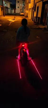 چراغ عقب دوچرخه مدل لیزری