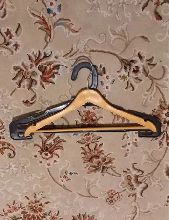 چوب لباسی مدل افرا طرح چوب بسته 20 عددی