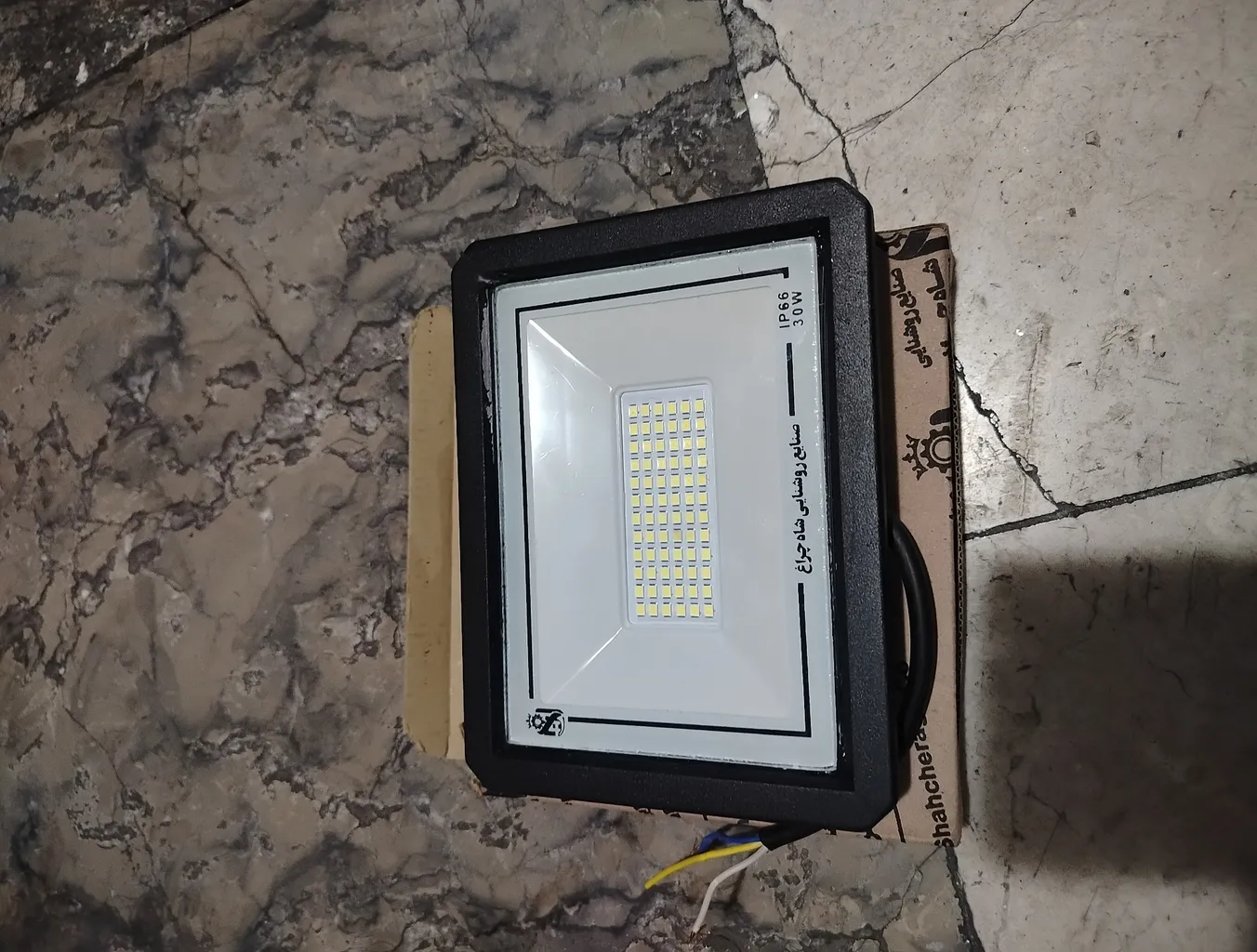 پروژکتور 30 وات شاهچراغ مدل ABAN IP66