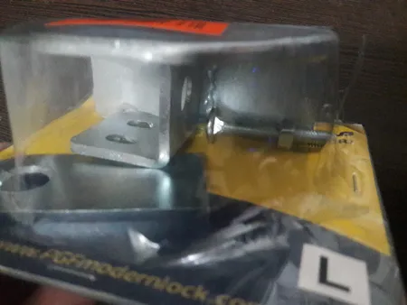 محافظ قفل پیشگامانفر گویا مدل جی  1400 راست