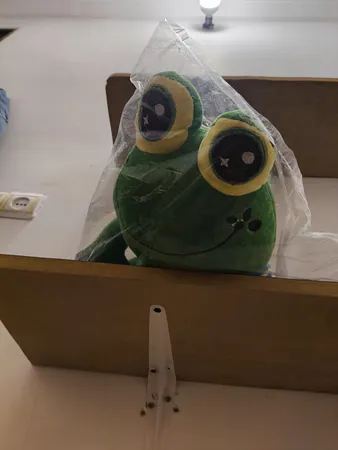 عروسک طرح قورباغه لاکچری مدل JIMI110 ارتفاع 55 سانتی‌متر