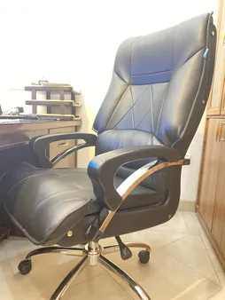 صندلی مدیریتی وارنا مدل M9001