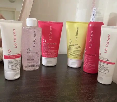 فوم شست‌وشوی صورت لافارر مدل 01 مناسب برای پوست چرب حجم 150 میلی‌لیتر