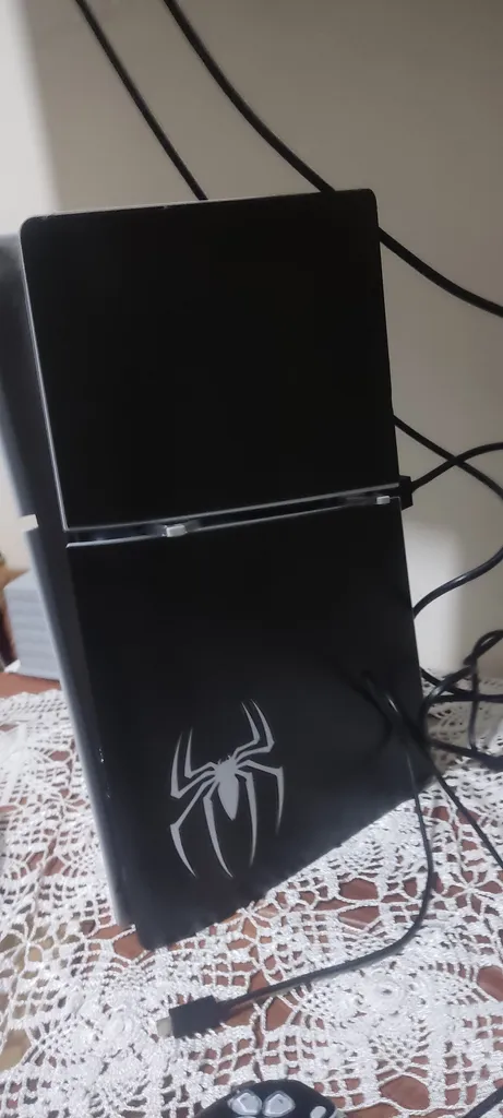 برچسب کنسول پلی استیشن 5 اسلیم هاماگراف مدل spider man bundle مناسب دستگاه دیجیتال