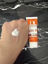 تجریه خرید کرم ضدآفتاب بی‌رنگ درمالیفت مدل SPF50، مناسب پوست‌های چرب، حجم 40 میلی‌لیتر